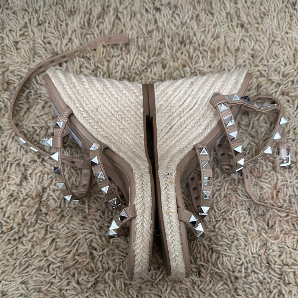 Steve Madden Tan Espadrile Sandals Comfortable Stylish Design